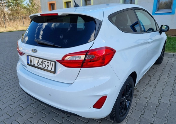 Ford Fiesta cena 36900 przebieg: 61500, rok produkcji 2018 z Brzostek małe 667